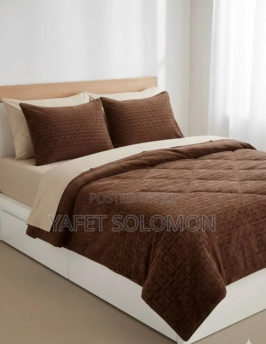 Velvet Fabric Comforter