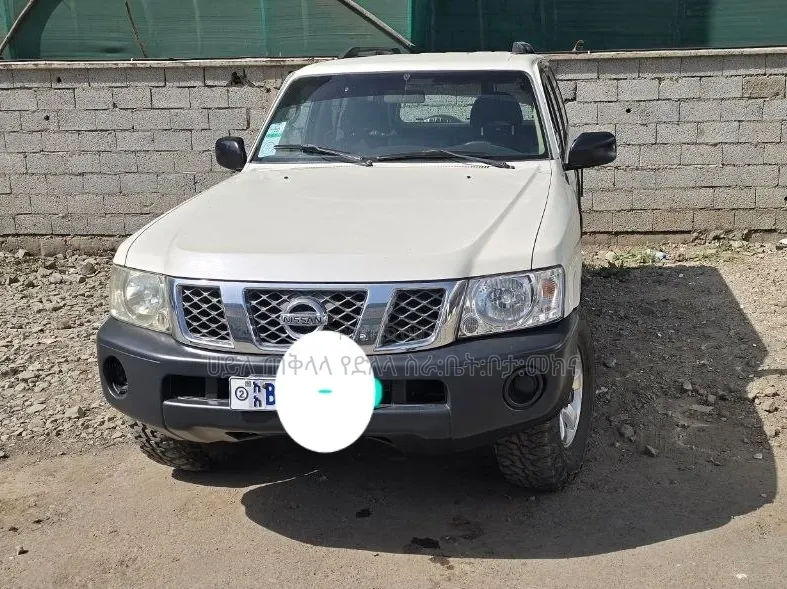 Nissan Patrol 2006 White