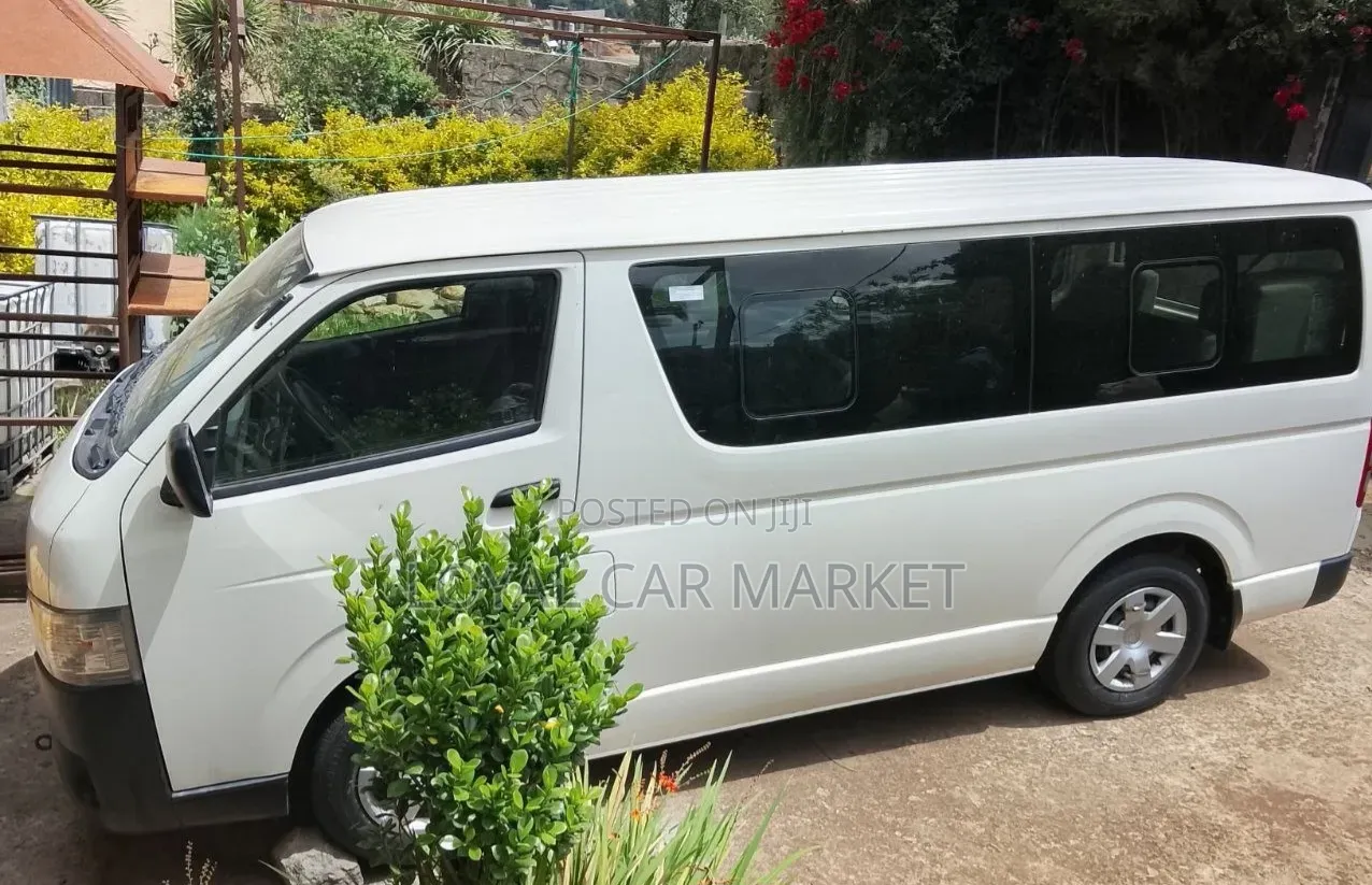Toyota HiAce 2020 White