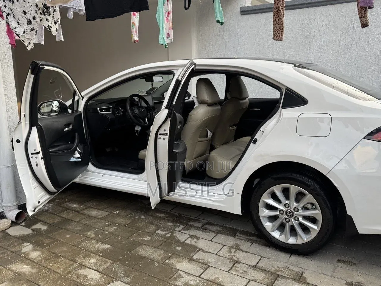 Toyota Corolla LE 2022 White