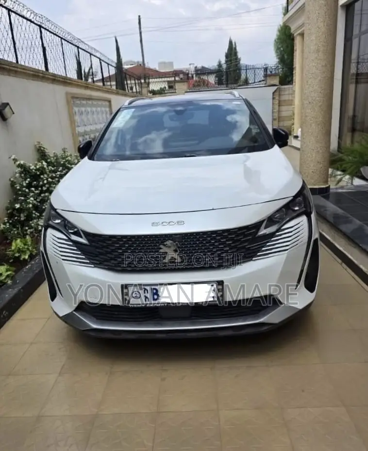 Peugeot 5008 2022 White