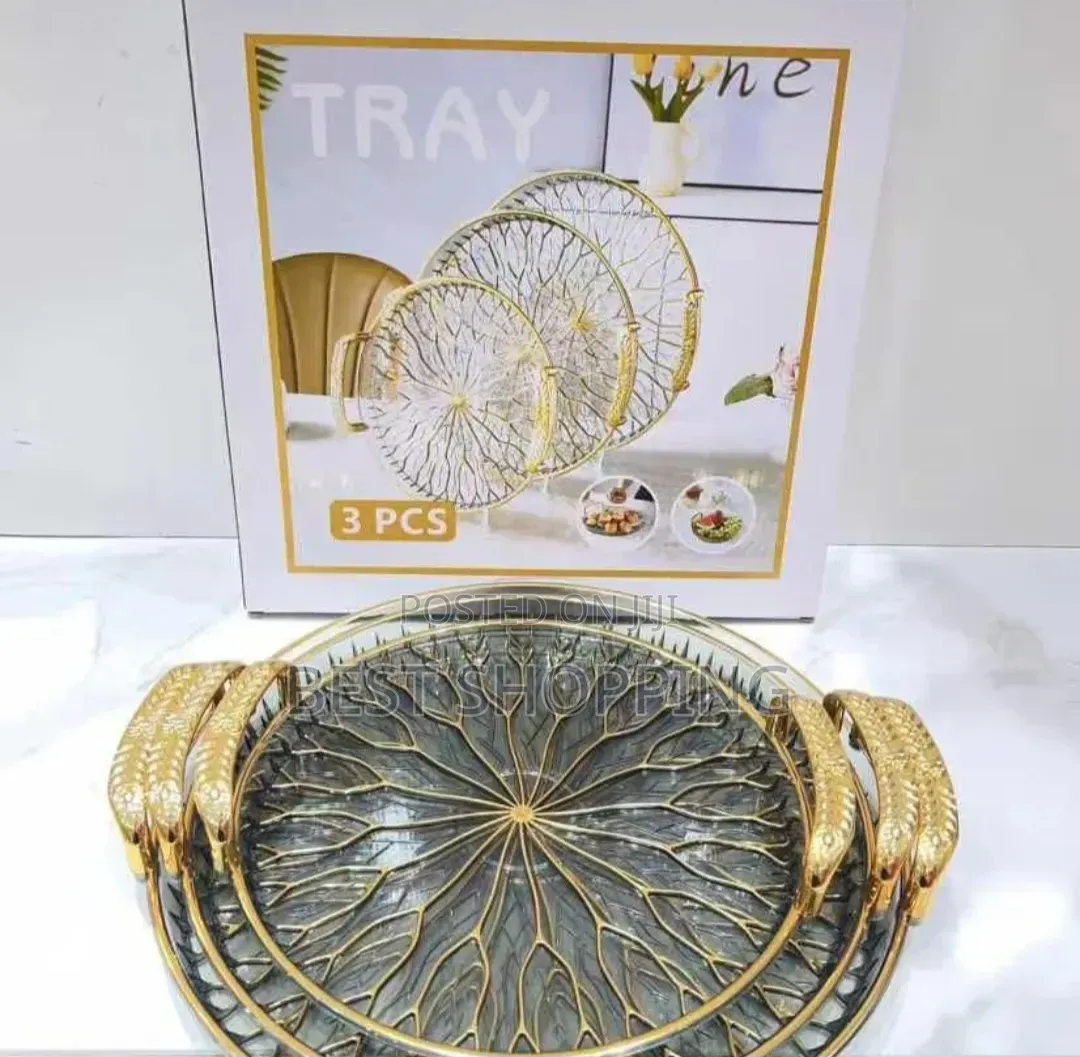 Serving Trays With Golden 3 Pc ሰርቨስ ማቅረቢያ