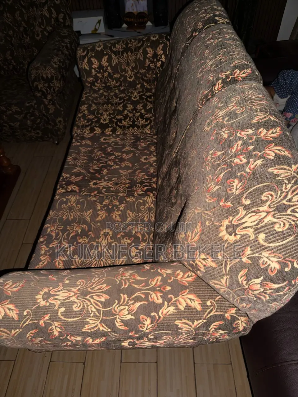 7 Seater Spring Sofa Set (3+2+1+1) With Table
