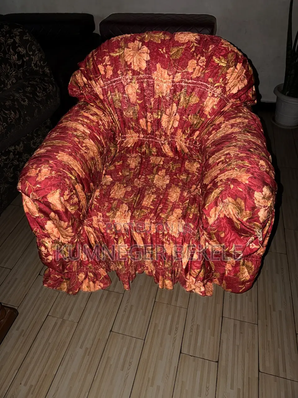 7 Seater Spring Sofa Set (3+2+1+1) With Table