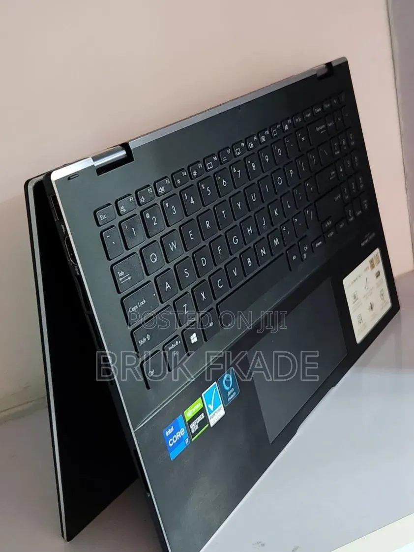 New Laptop Asus ZenBook Flip 14 UX461UN 16GB Intel Core i7 SSD 512GB