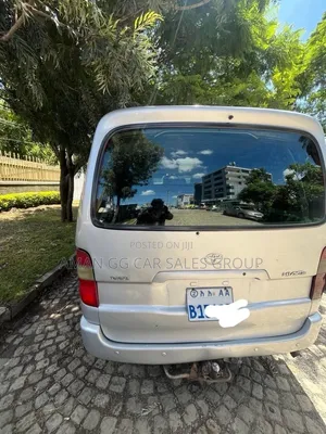 Toyota HiAce 2004 Silver