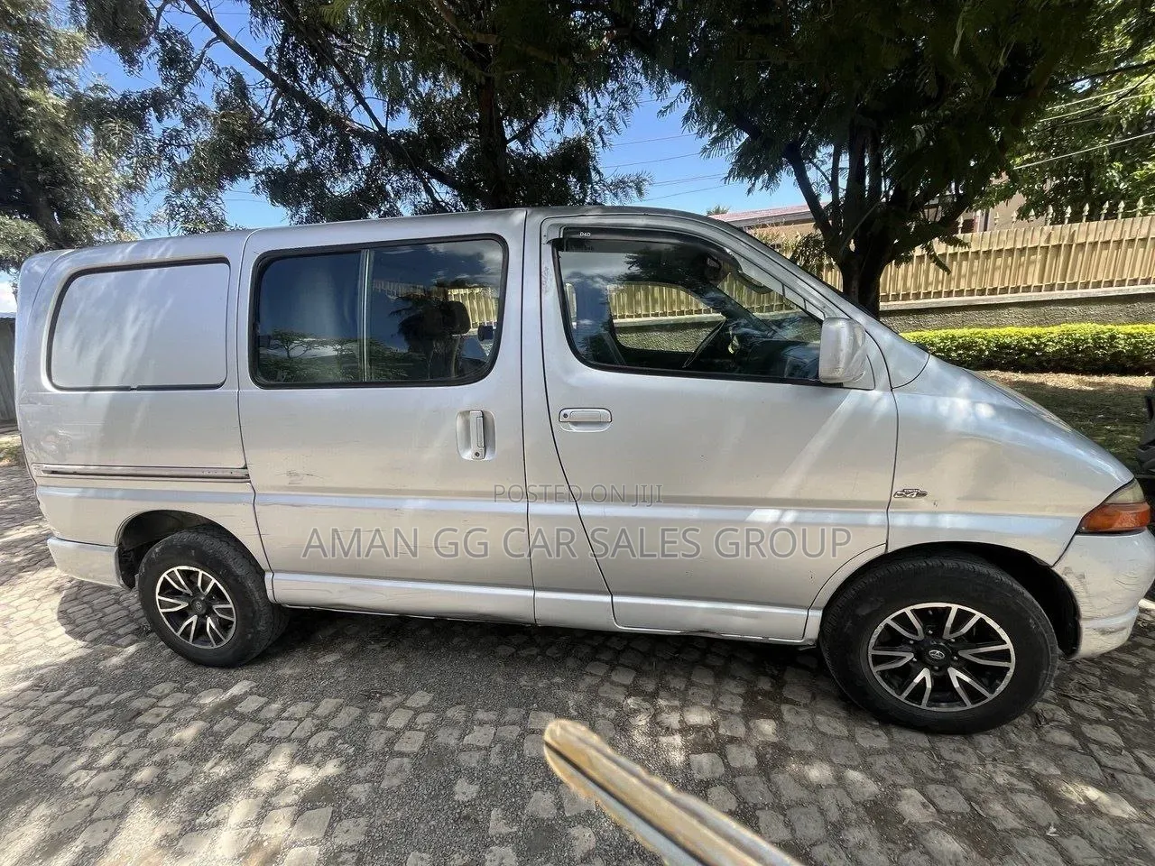 Toyota HiAce 2004 Silver
