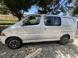 Toyota HiAce 2004 Silver