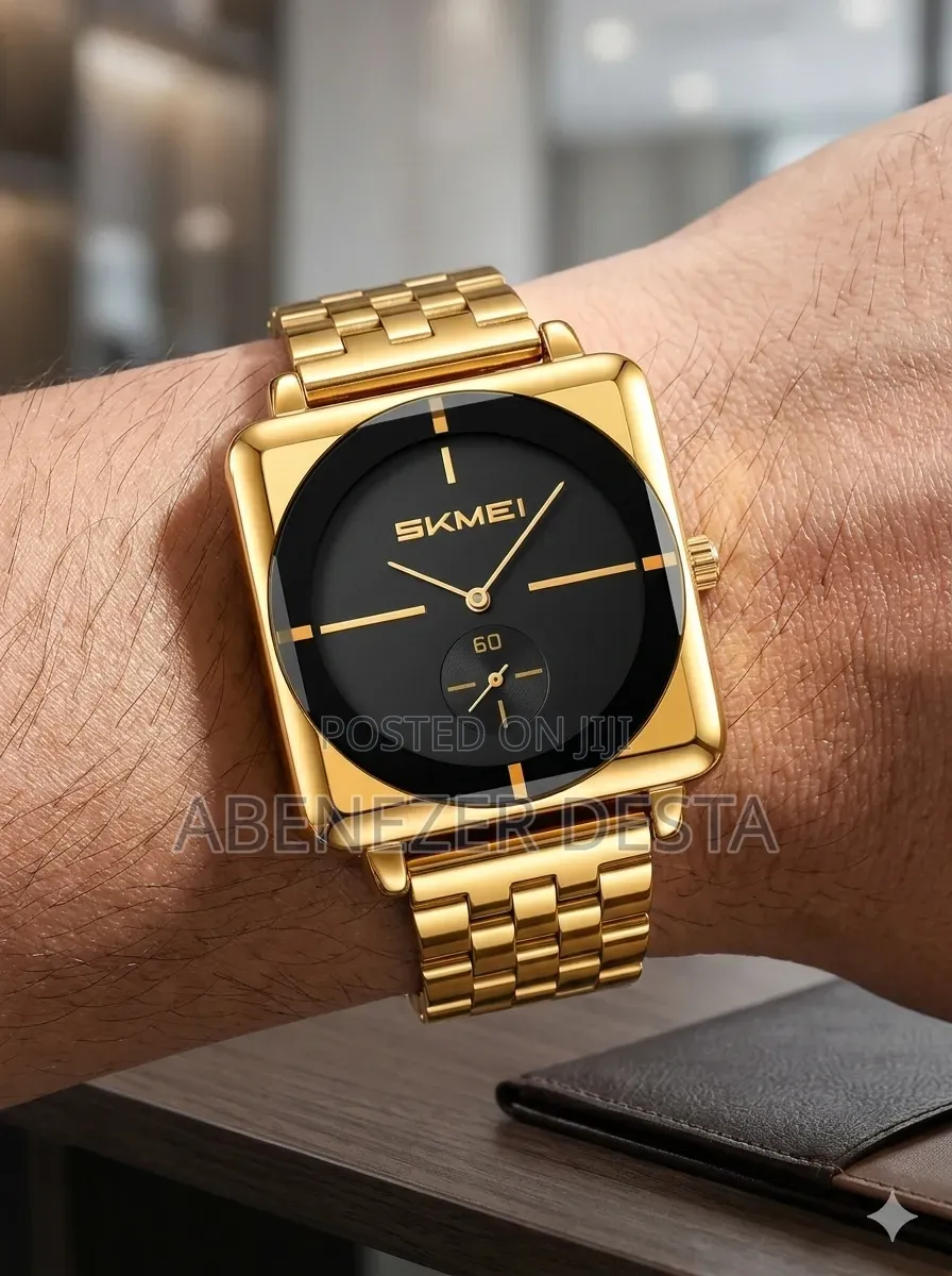 Gold-Toned Skmei 2413 Analog Quartz Watch With a Square