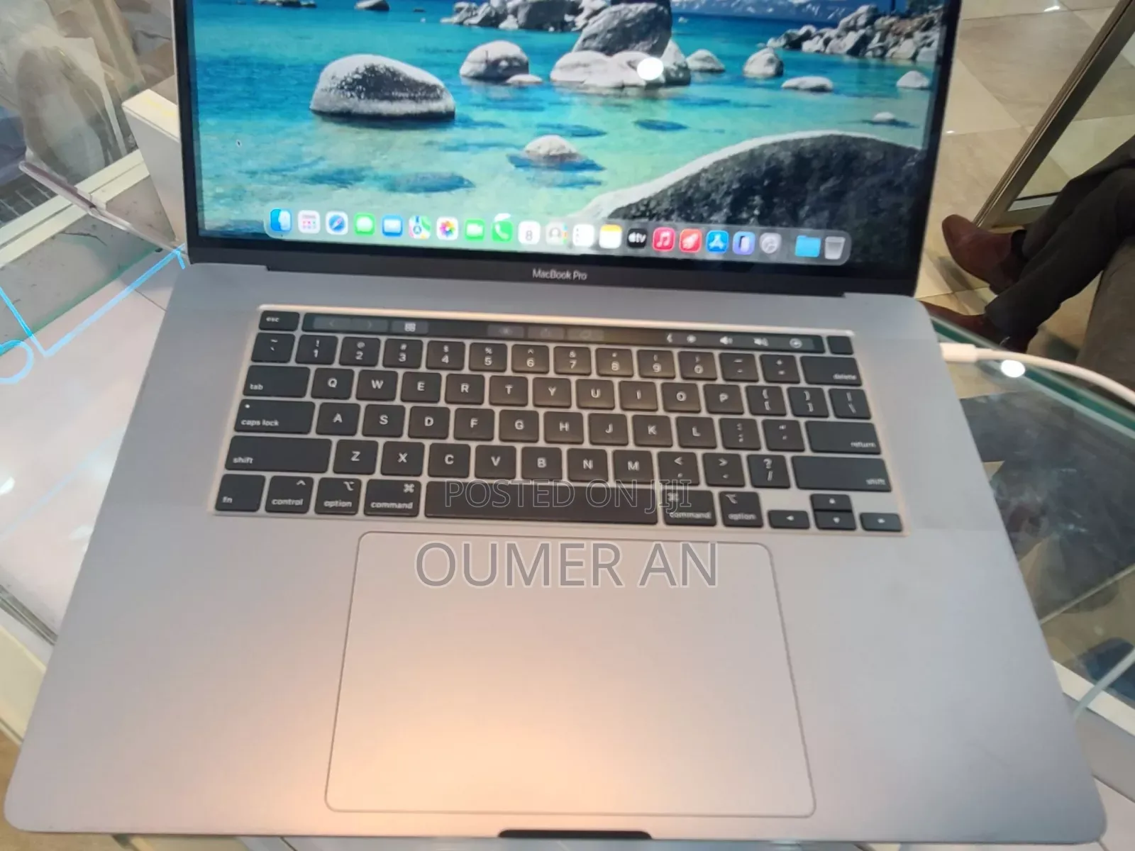 New Laptop Apple MacBook Pro 2019 16GB Intel Core i9 SSD 1T