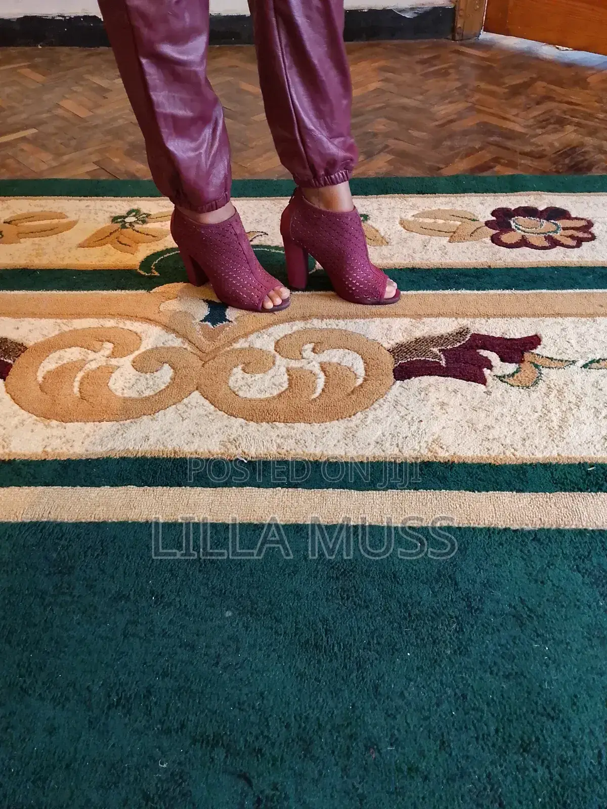 Dubia Shoes