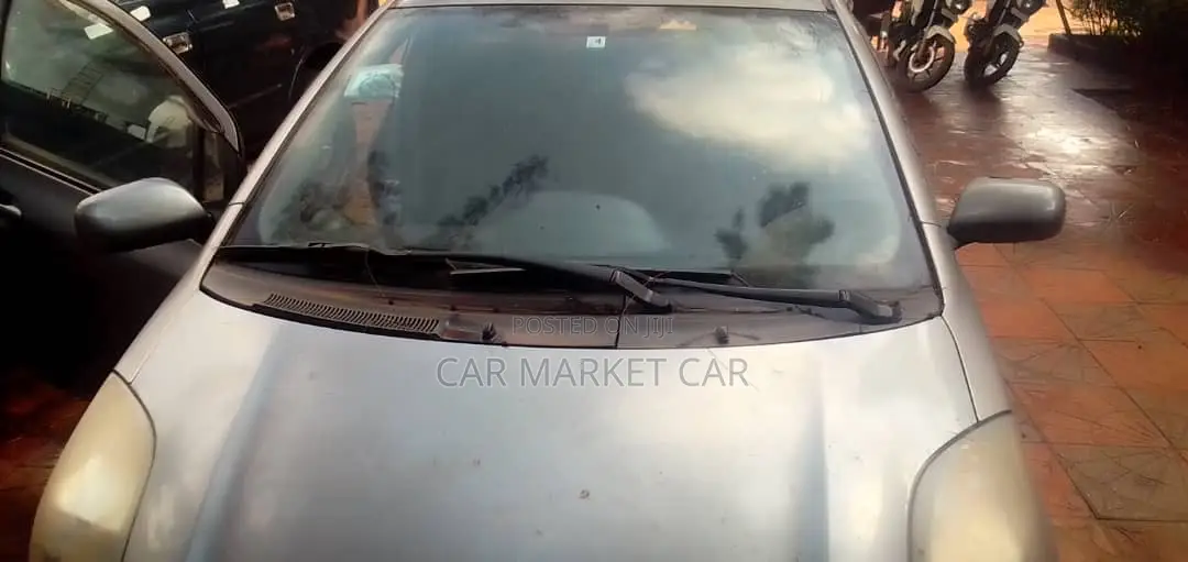 Toyota Yaris 1.0 VVT-i 2007 Gray