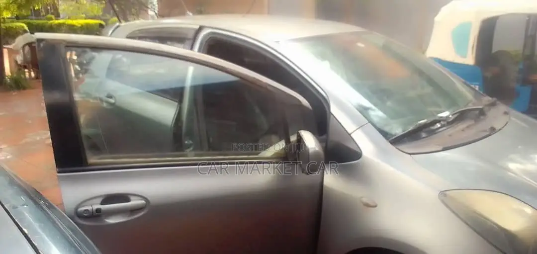 Toyota Yaris 1.0 VVT-i 2007 Gray
