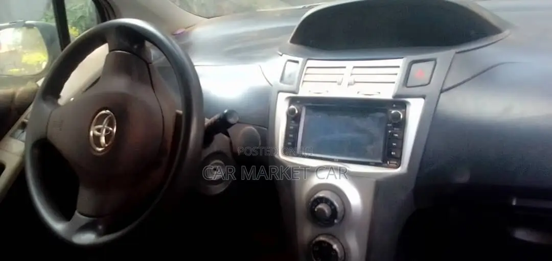 Toyota Yaris 1.0 VVT-i 2007 Gray