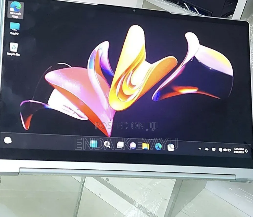 New Laptop Lenovo Yoga 9i 16GB Intel Core i7 SSD 512GB
