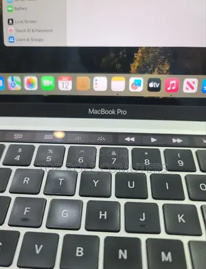 New Laptop Apple MacBook Pro M1 16GB Apple M1 Pro SSD 256GB