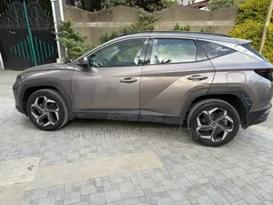 Hyundai Tucson 2022 Gold