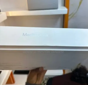 New Apple MacBook Air 2025 M4 13-inch 16GB Apple M4 SSHD (Hybrid) 256GB