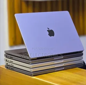 New Laptop Apple MacBook Pro M1 16GB Intel Core i9 SSD 512GB