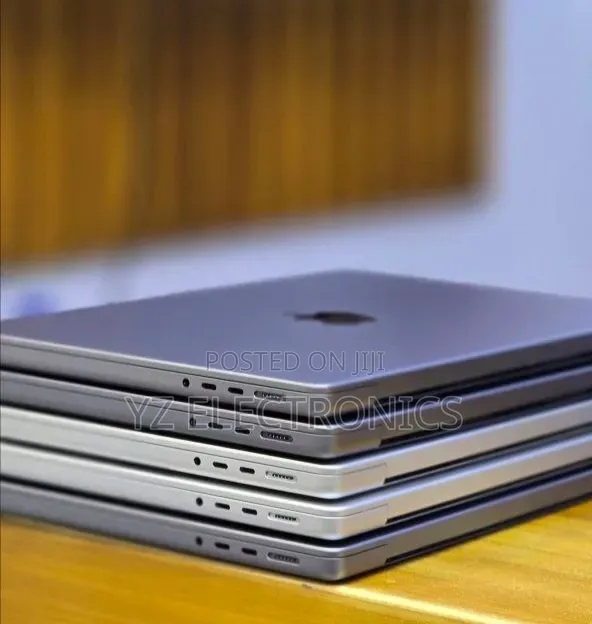 New Laptop Apple MacBook Pro M1 16GB Intel Core i9 SSD 512GB