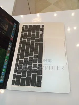 New Laptop Apple MacBook Air 2020 M1 16GB Apple M1 SSD 512GB