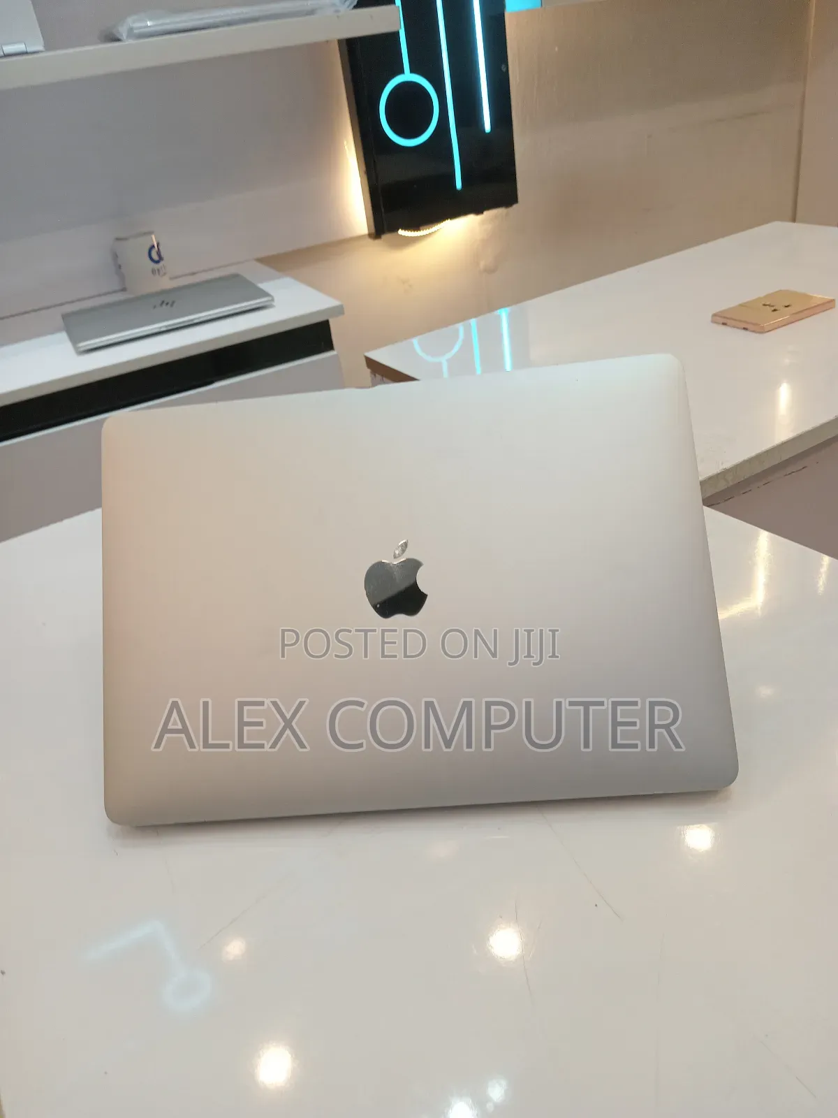 New Laptop Apple MacBook Air 2020 M1 16GB Apple M1 SSD 512GB