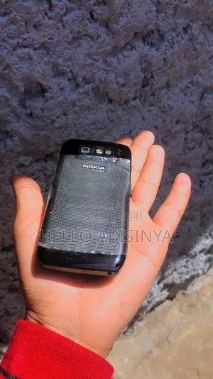 New Nokia E71 Black