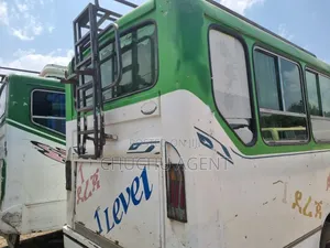 Isuzu ELF Truck 2014 White