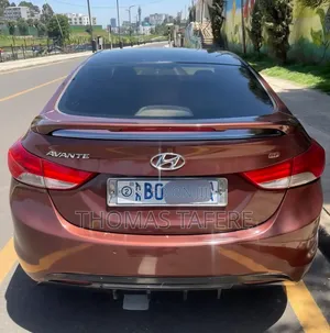 Hyundai Avante 2013 Red