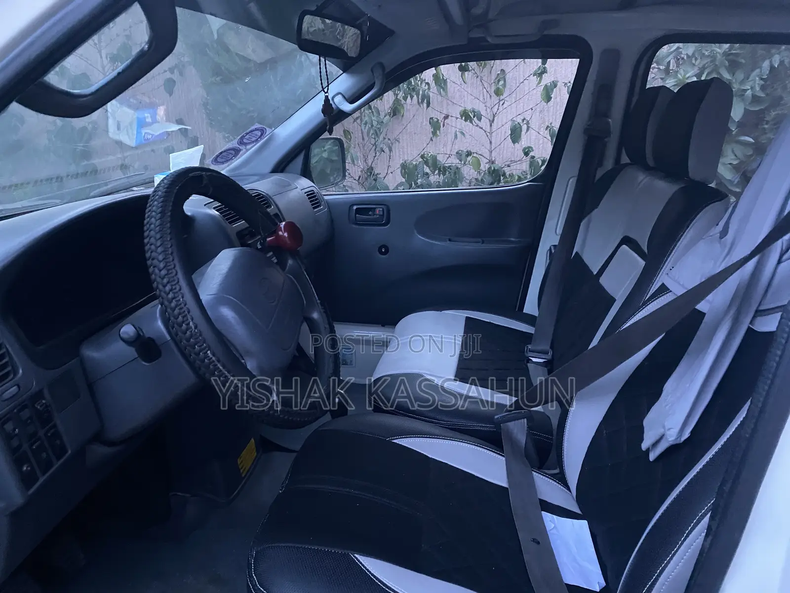 Toyota HiAce 2006 White
