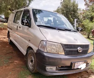 Toyota HiAce 2007 White