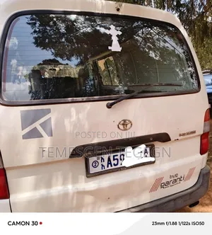 Toyota HiAce 2007 White