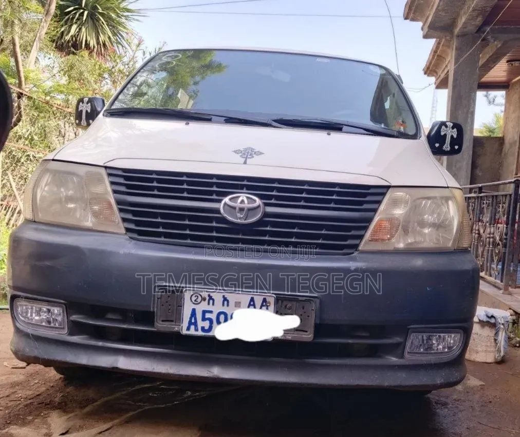 Toyota HiAce 2007 White