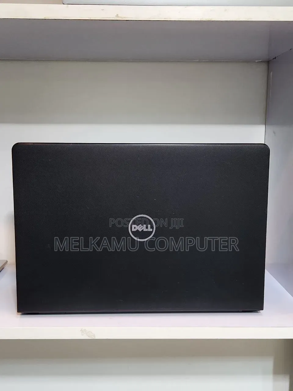 New Laptop Dell Vostro 1015 8GB Intel Core i5 HDD 500GB