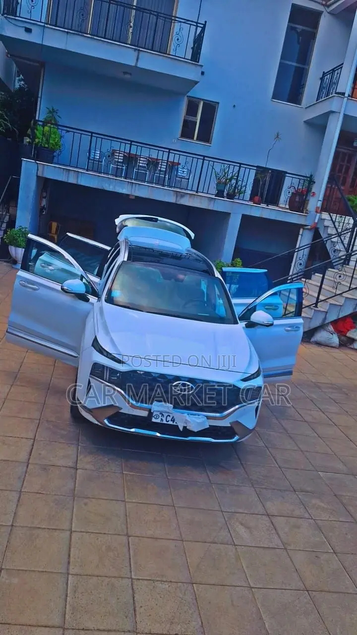 Hyundai Santa Fe Hybrid Limited AWD 2023 White