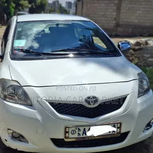 Toyota Yaris 2009 White