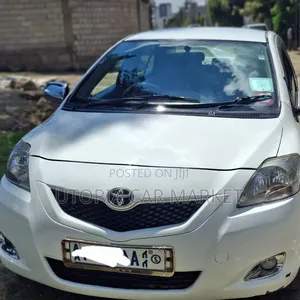 Toyota Yaris 2009 White