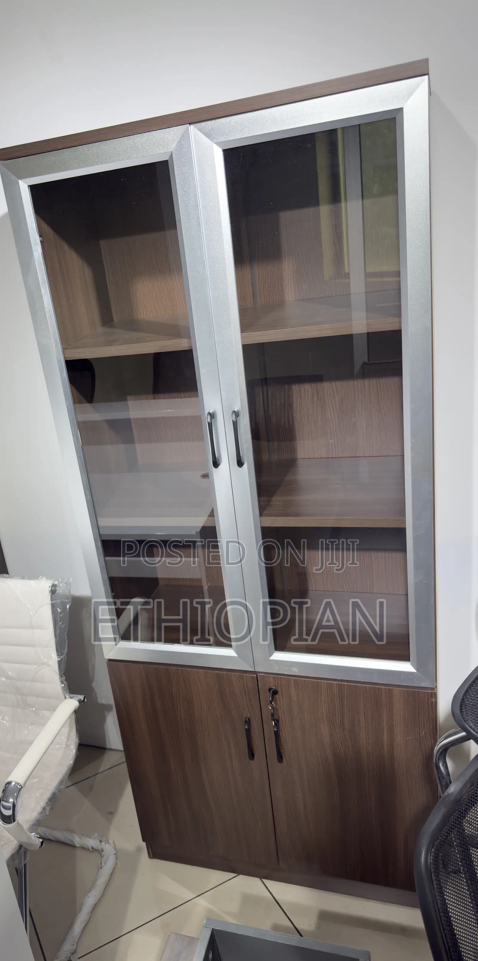 Almunium 2 Door Shelf