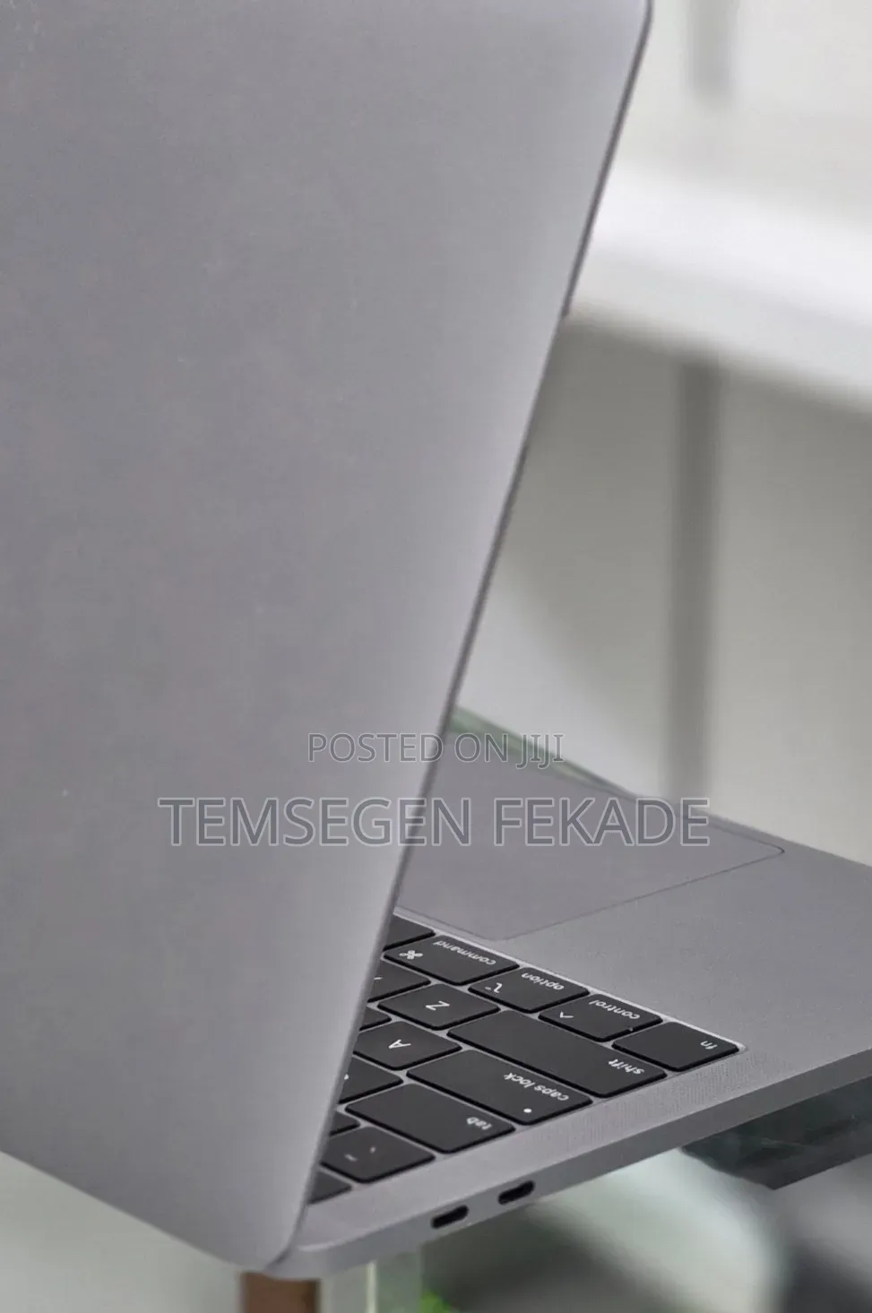 New Laptop Apple MacBook Pro 2019 16GB Intel Core i7 SSD 256GB