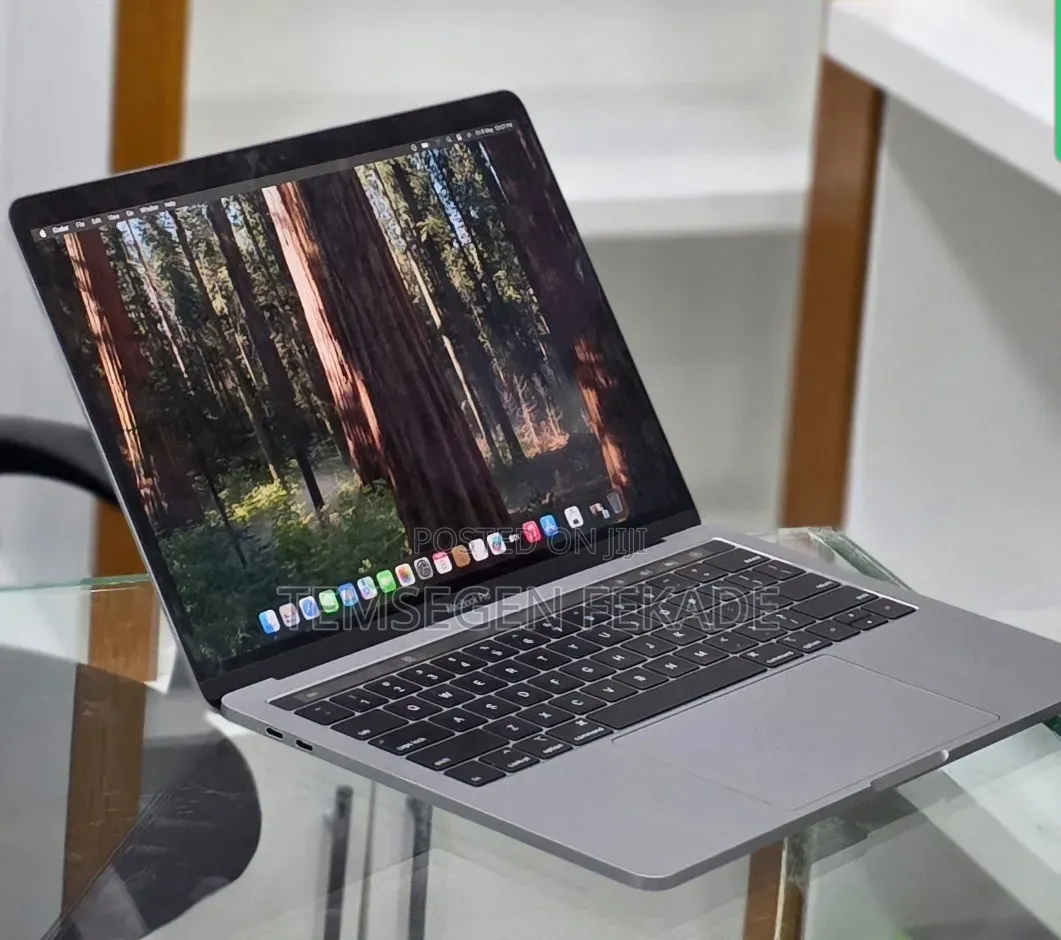 New Laptop Apple MacBook Pro 2019 16GB Intel Core i7 SSD 256GB