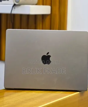 New Laptop Apple MacBook Pro M1 16GB Apple M1 Pro SSD 512GB