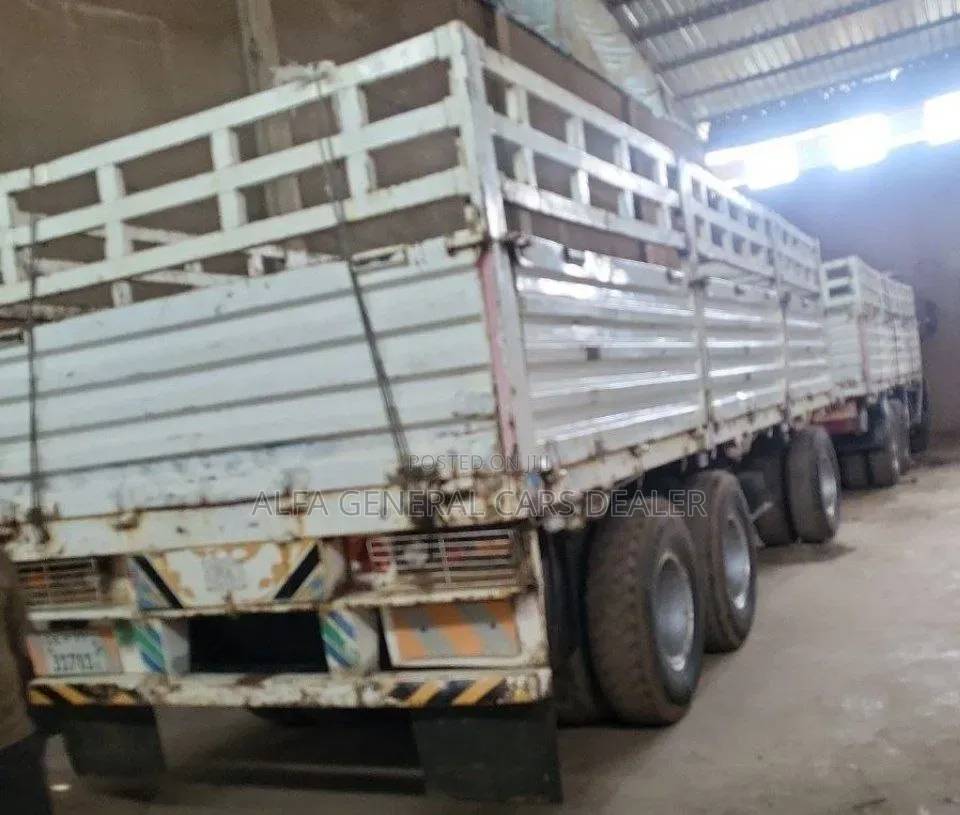 ባላቶኒ ከነተሳቢው Na በ Na ስፖንዳ a-05 ታርጋ 2019 White