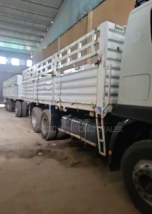 ባላቶኒ ከነተሳቢው Na በ Na ስፖንዳ a-05 ታርጋ 2019 White