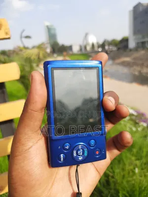 Canon Powershot Elph 170 Is Digital Camera. 20.0-Megapixel 12x Optical