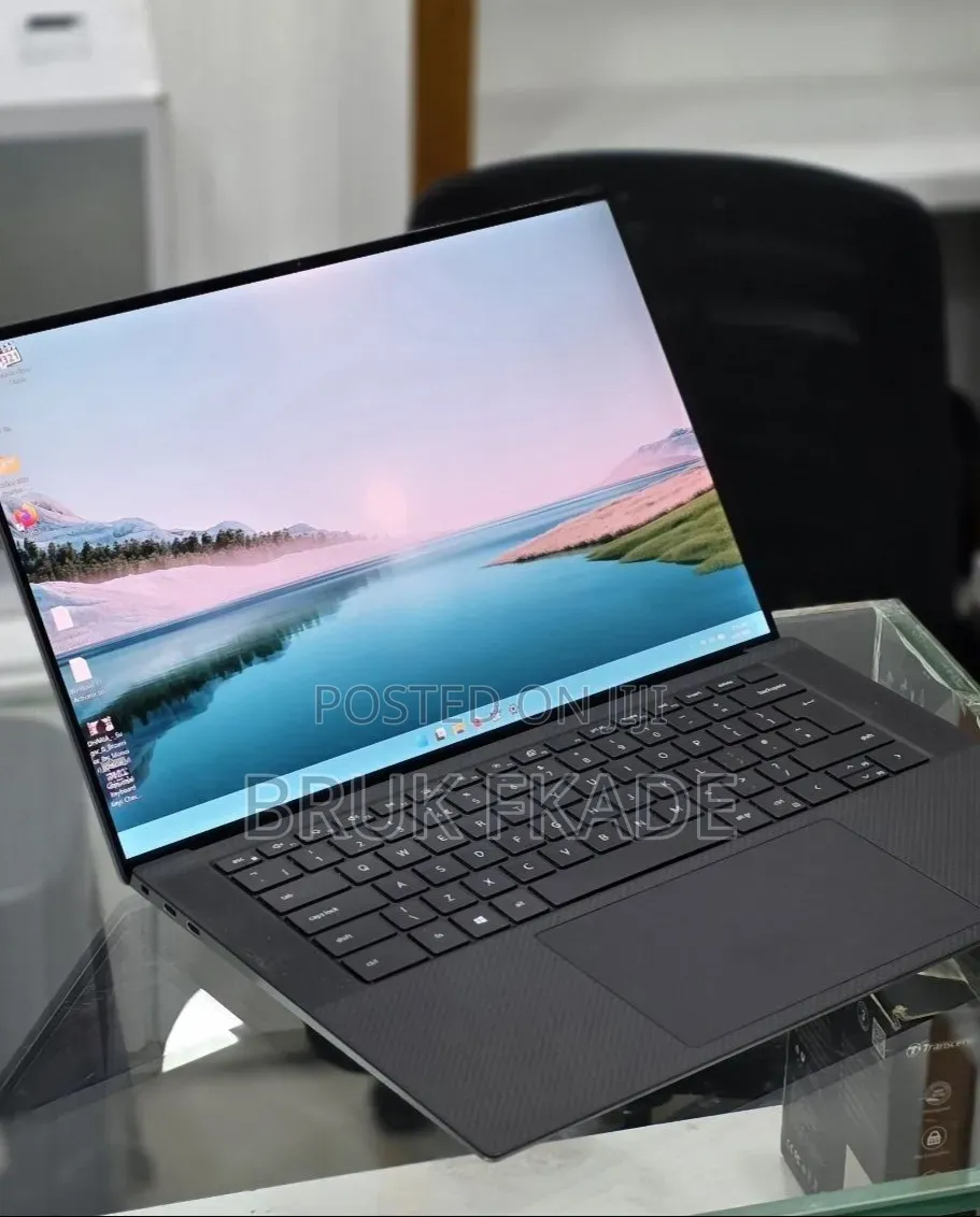 New Laptop Dell Precision 5550 16GB Intel Core i7 SSD 512GB