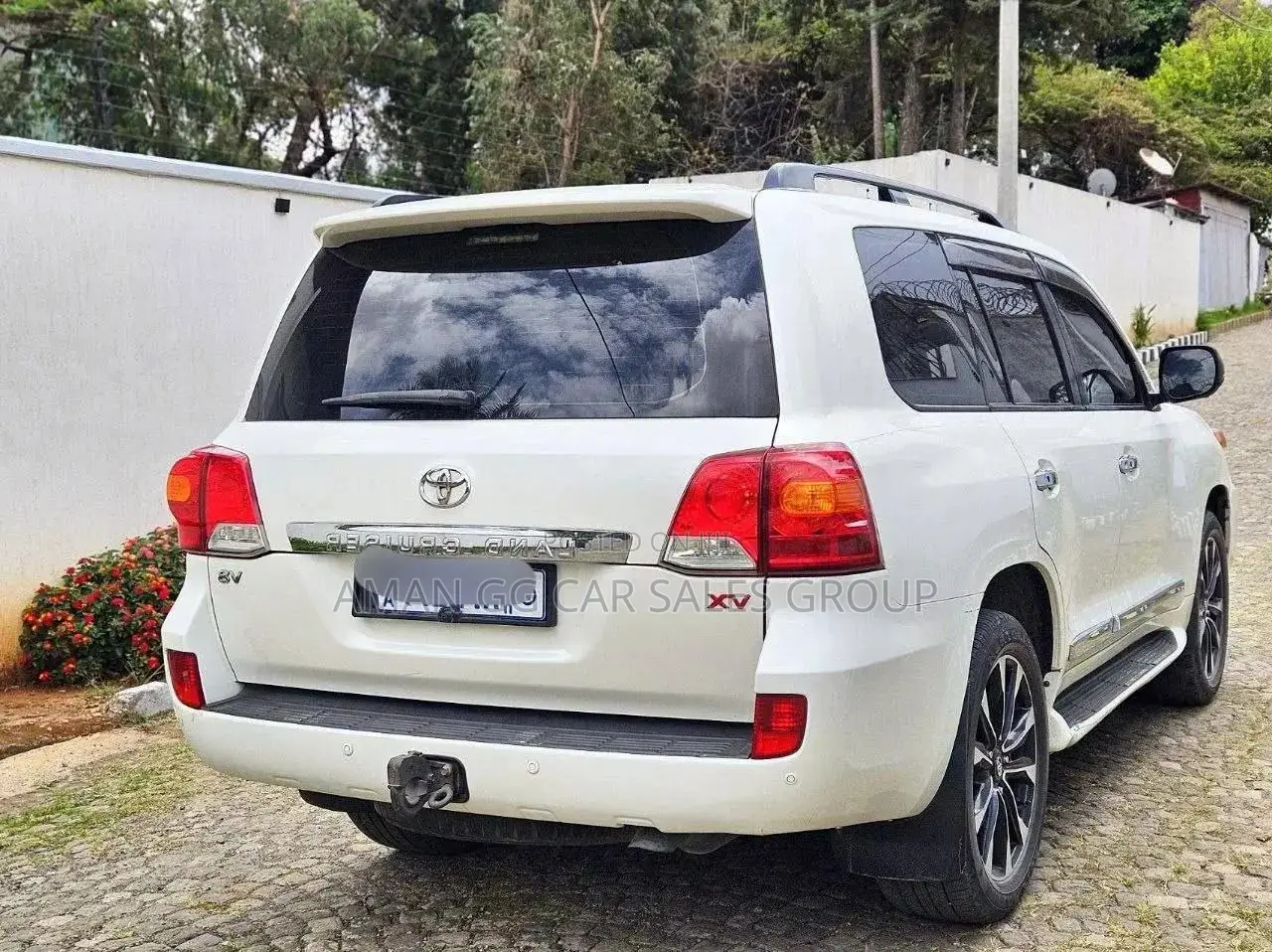 Toyota Land Cruiser 2015 White
