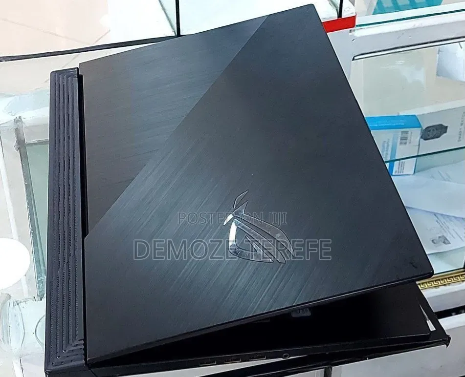 New Laptop Asus ROG Strix G15 16GB Intel Core i7 SSD 1T