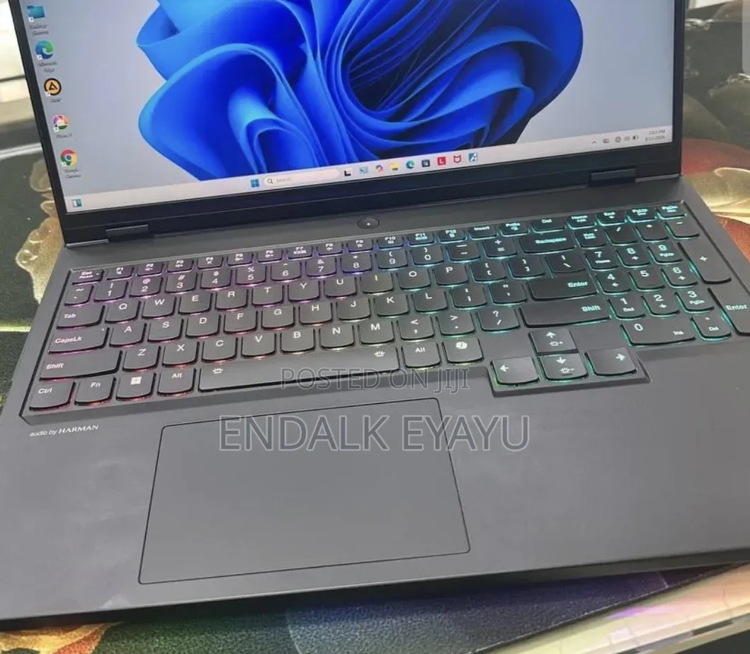 New Laptop Lenovo Legion Pro 7 32GB Intel Core i9 SSD 1T