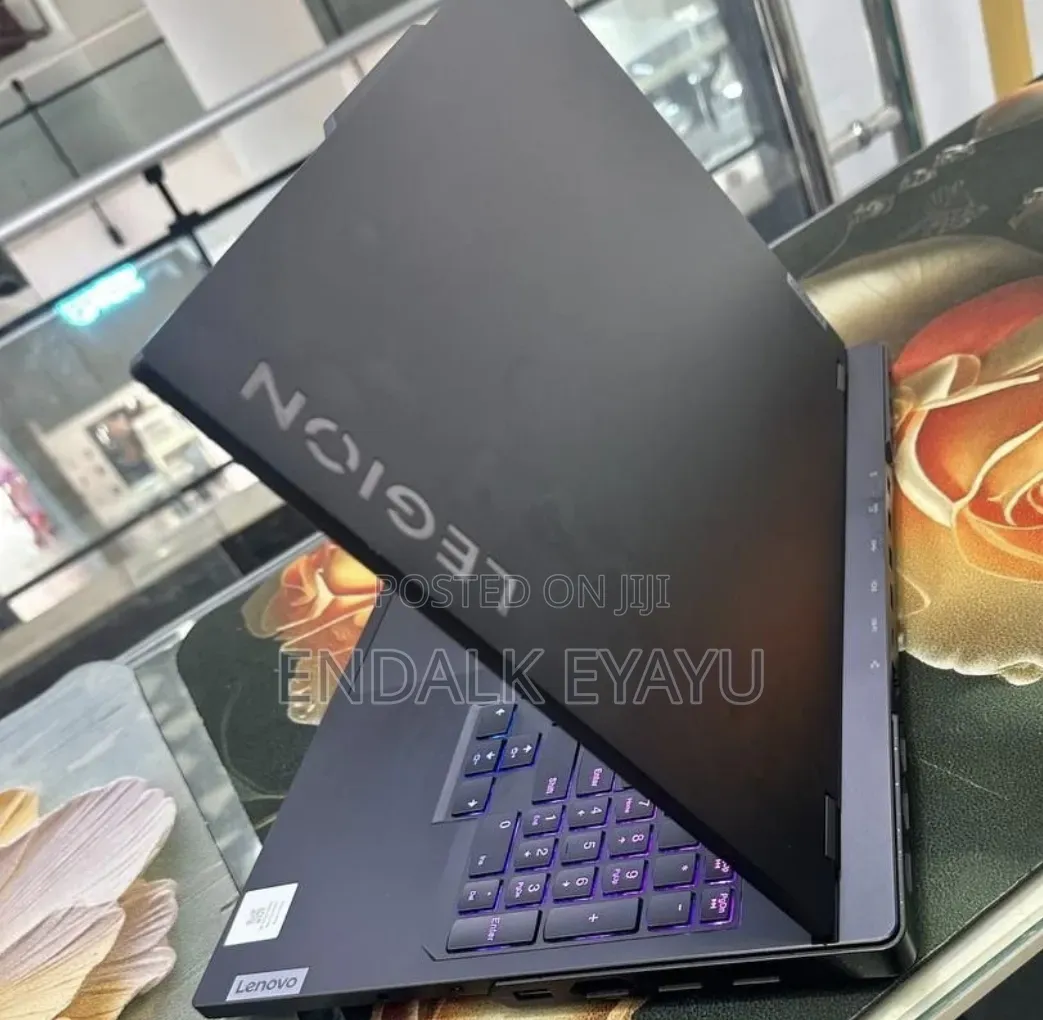 New Laptop Lenovo Legion Pro 7 32GB Intel Core i9 SSD 1T