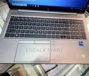 New Laptop HP ZBook Firefly G8 16GB Intel Core i7 SSD 512GB